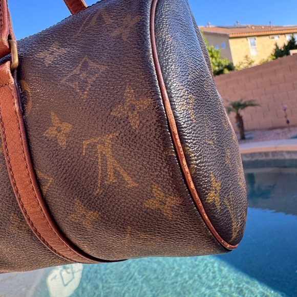 Authentic Louis Vuitton Papillon 30 - Picture 7 of 14